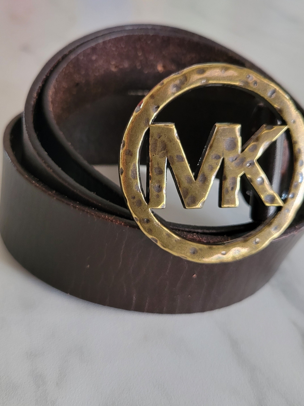 Michael Kors Women's Brown Leather Belt Gold Hammered MK Logo Round Buckle M 34